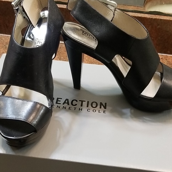 SHOES - Picture 4 of 4